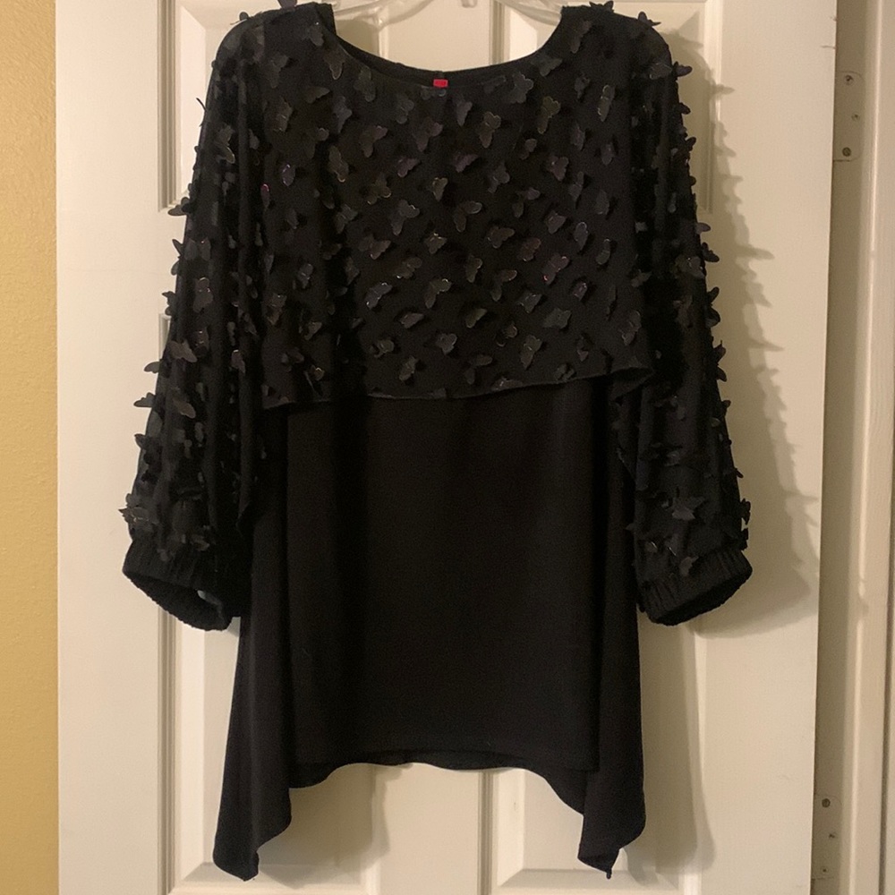 EUC Beautiful Designer Black Iridescent Die-cut Butterfly Shark-tooth cut Blouse